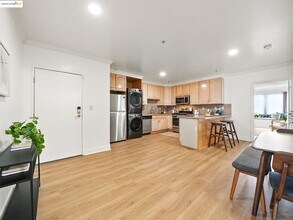 1515 14th Ave in Oakland, CA - Building Photo - Building Photo