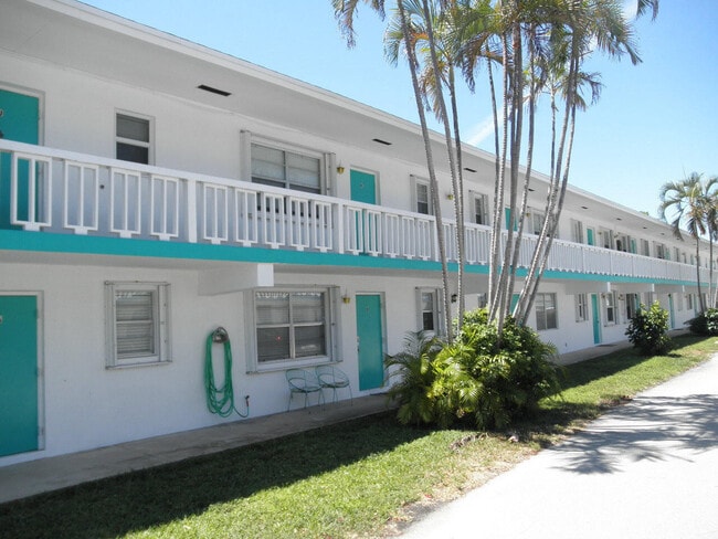 640 NE 6th Ct, Unit L in Boynton Beach, FL - Building Photo - Building Photo