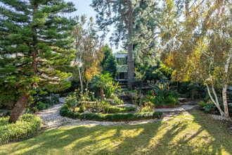 The Continental Arcadia in Arcadia, CA - Foto de edificio - Building Photo