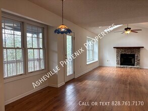 22 Shackleford Dr in Asheville, NC - Building Photo - Building Photo