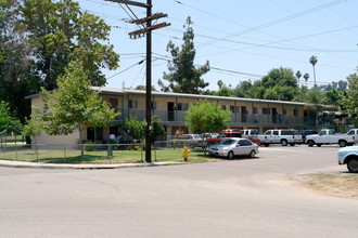 803-815 W 3rd Ave in Escondido, CA - Building Photo - Building Photo