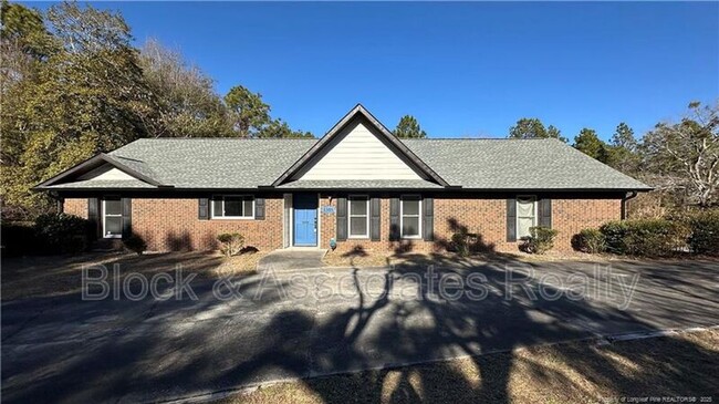 1305 W New Hampshire Ave in Southern Pines, NC - Building Photo - Building Photo