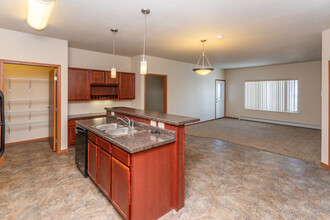 Prescott Place in Fargo, ND - Building Photo - Interior Photo