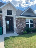 1411 Eureka Rd in Centerton, AR - Building Photo