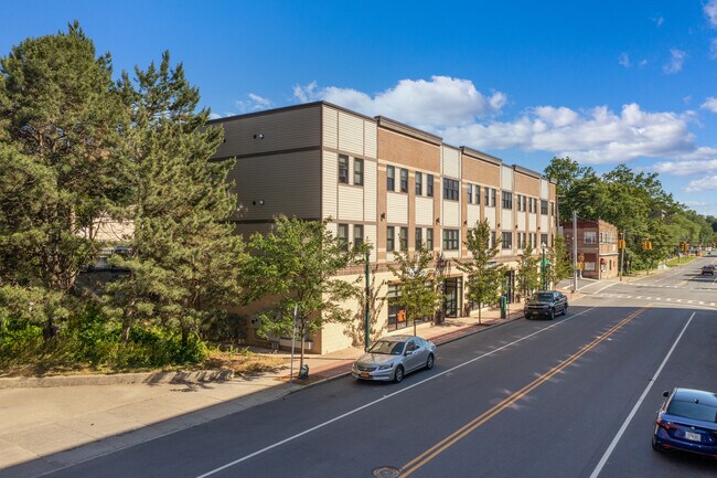 245 Broadway in Schenectady, NY - Building Photo - Building Photo