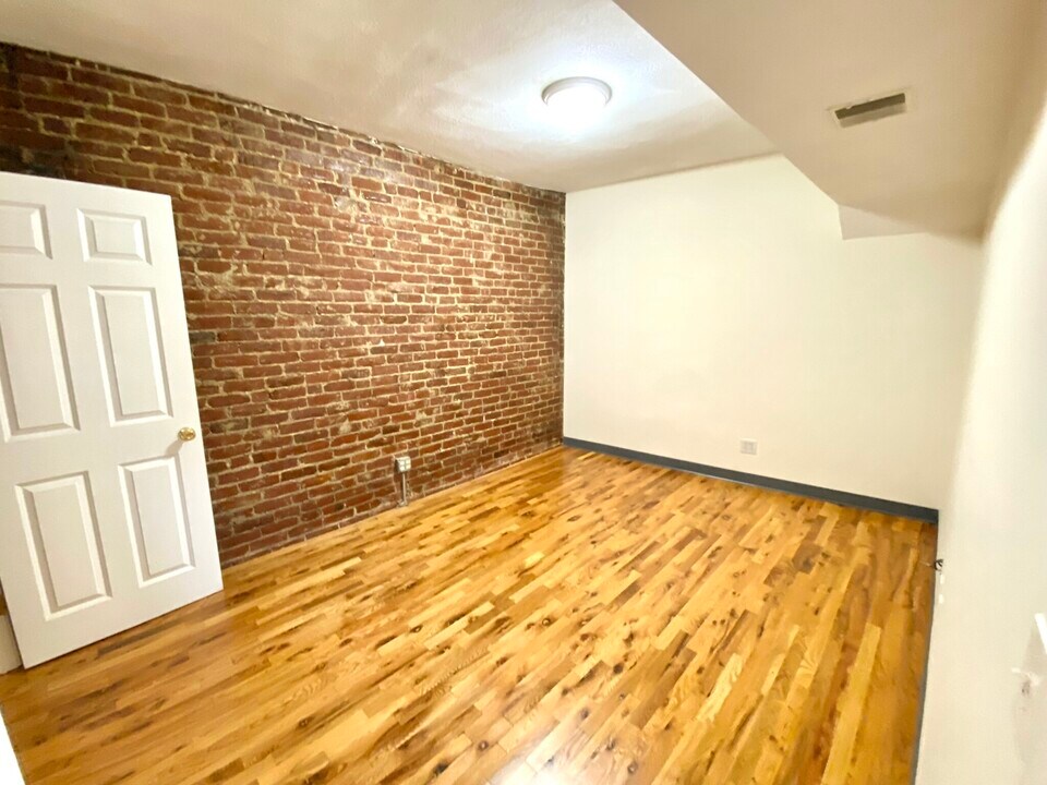 840 Huntington Ave, Unit 2 in Boston, MA - Building Photo