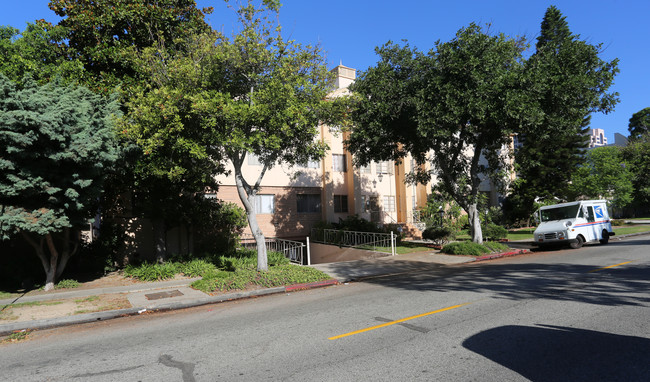 315 N Louise St in Glendale, CA - Foto de edificio - Building Photo