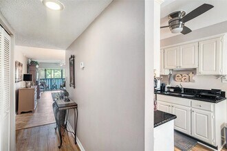 2800 Cove Cay Dr in Clearwater, FL - Building Photo - Building Photo