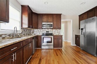 518 Lynn Valley Way in Stone Mountain, GA - Building Photo - Building Photo