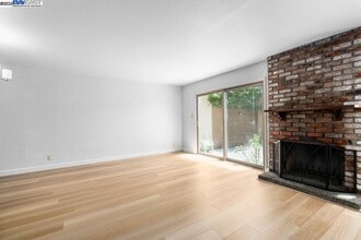 1115 Camino Del Valle in Alameda, CA - Building Photo - Building Photo