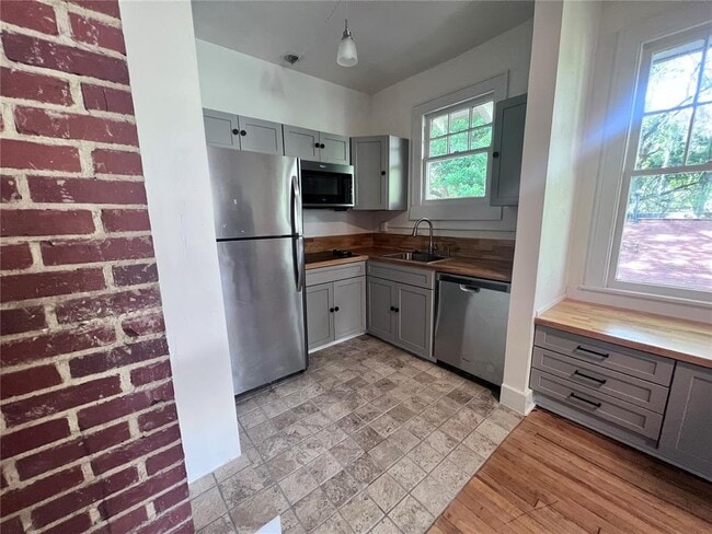 204 NW 3rd St in Gainesville, FL - Building Photo - Building Photo