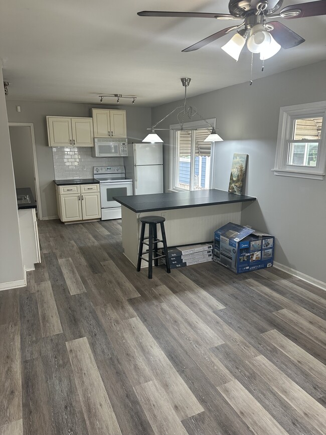 334 W Milton Ave in Hazel Park, MI - Foto de edificio - Building Photo