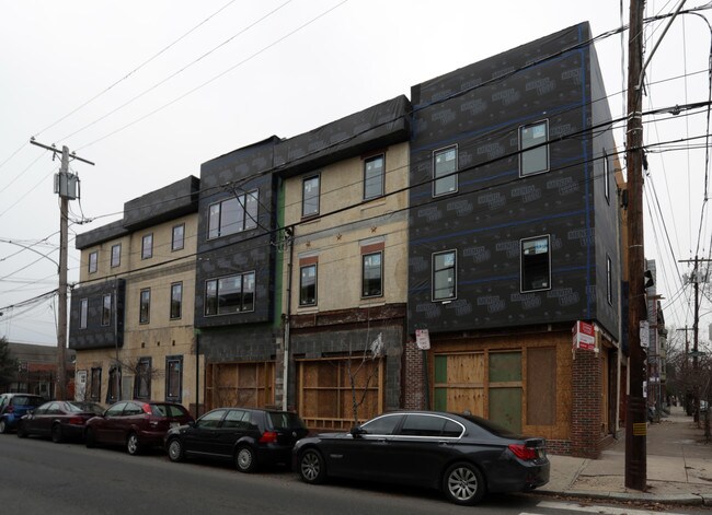 404 Queen St in Philadelphia, PA - Building Photo - Building Photo