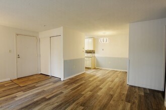 32 Silver Hill Ln in Natick, MA - Building Photo - Building Photo