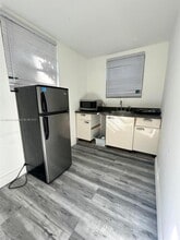 1648 NE 172nd St in North Miami Beach, FL - Building Photo - Building Photo