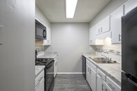 Woodmere Reserve in Montgomery, AL - Building Photo - Interior Photo