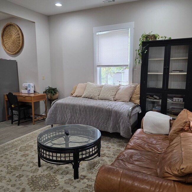 402 E Walnut St in Ozark, MO - Building Photo - Building Photo