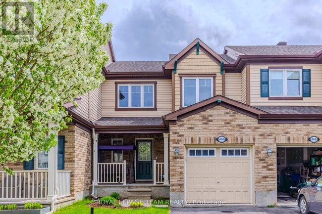 property at 466 Meadowhawk Cres