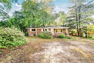 1906 Poplar Dr in Fayetteville, NC - Building Photo