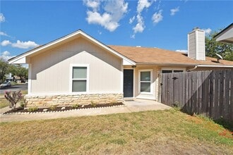 16813 Whitebrush Loop in Austin, TX - Building Photo - Building Photo