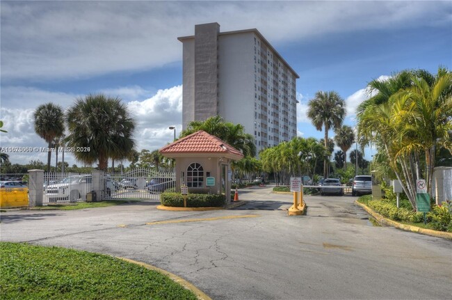 property at 400 Kings Point Dr