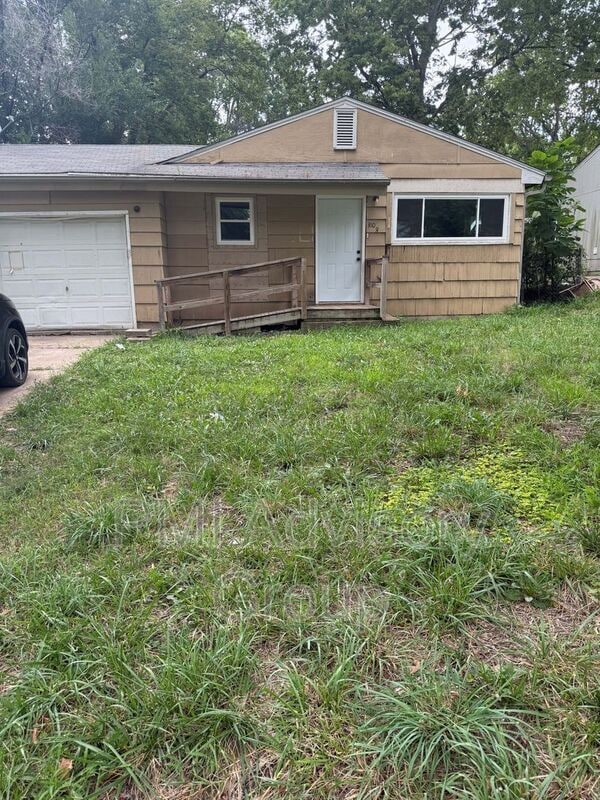 property at 3108 SE Colfax St