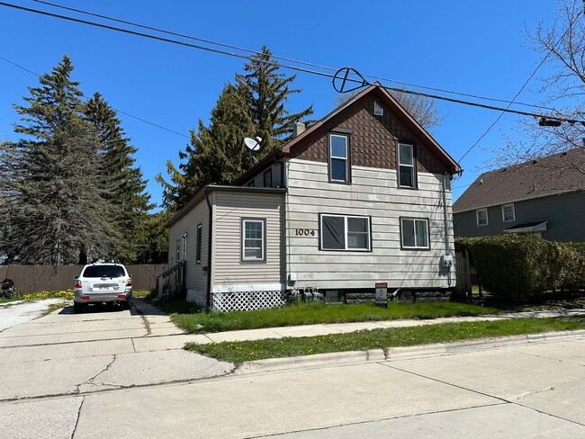 property at 1004 20th St