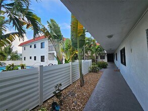 2201 NE 36th St in Lighthouse Point, FL - Building Photo - Building Photo