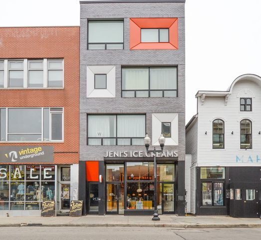 property at 1505 N Milwaukee Ave