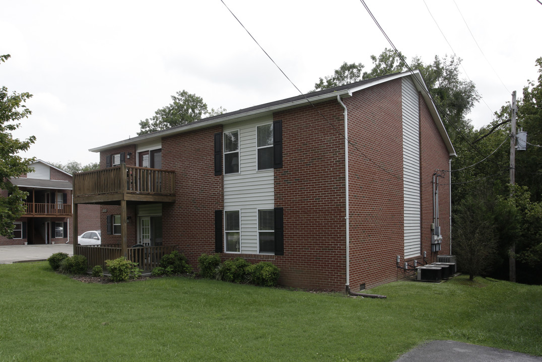 Bradford Court in Kingsport, TN - Building Photo