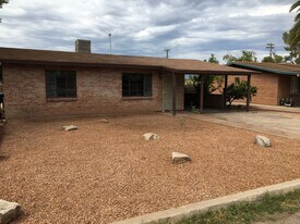 4859 E Waverly St in Tucson, AZ - Building Photo