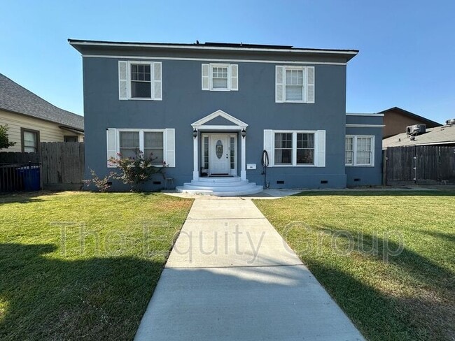 property at 209 E 11th St