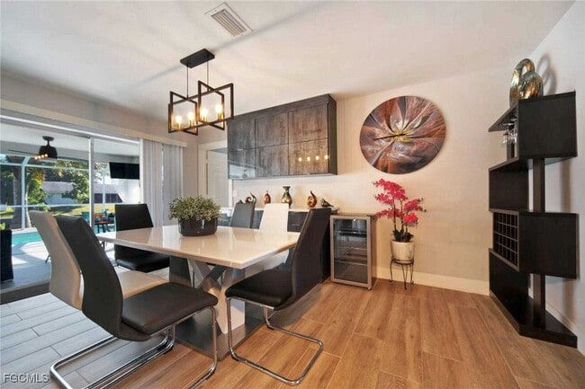 property at 2633 SE 19th Pl