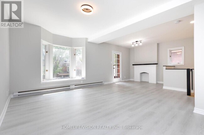 88 Pearson Ave in Toronto, ON - Building Photo - Building Photo