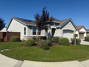 7428 Bch Pne Wy in Sacramento, CA - Building Photo - Building Photo