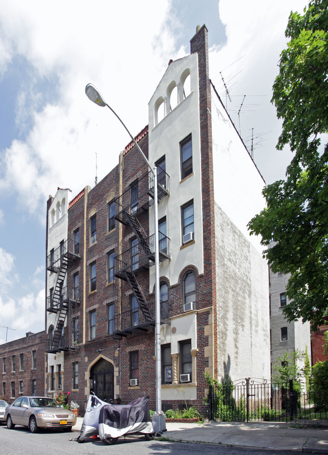 49 Mackay Pl in Brooklyn, NY - Building Photo - Building Photo