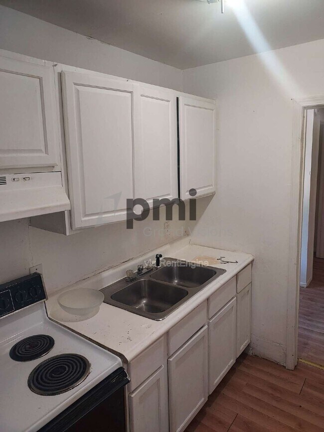 904 W Macon St in Decatur, IL - Building Photo - Building Photo