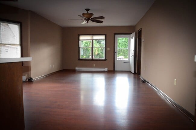 105 S Apple St in Dunmore, PA - Building Photo - Building Photo