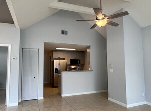 12135 Armenia Gables Cir in Tampa, FL - Building Photo - Building Photo