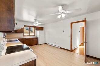 16 Harold Ave, Unit 2 in Greenwich, CT - Building Photo - Building Photo