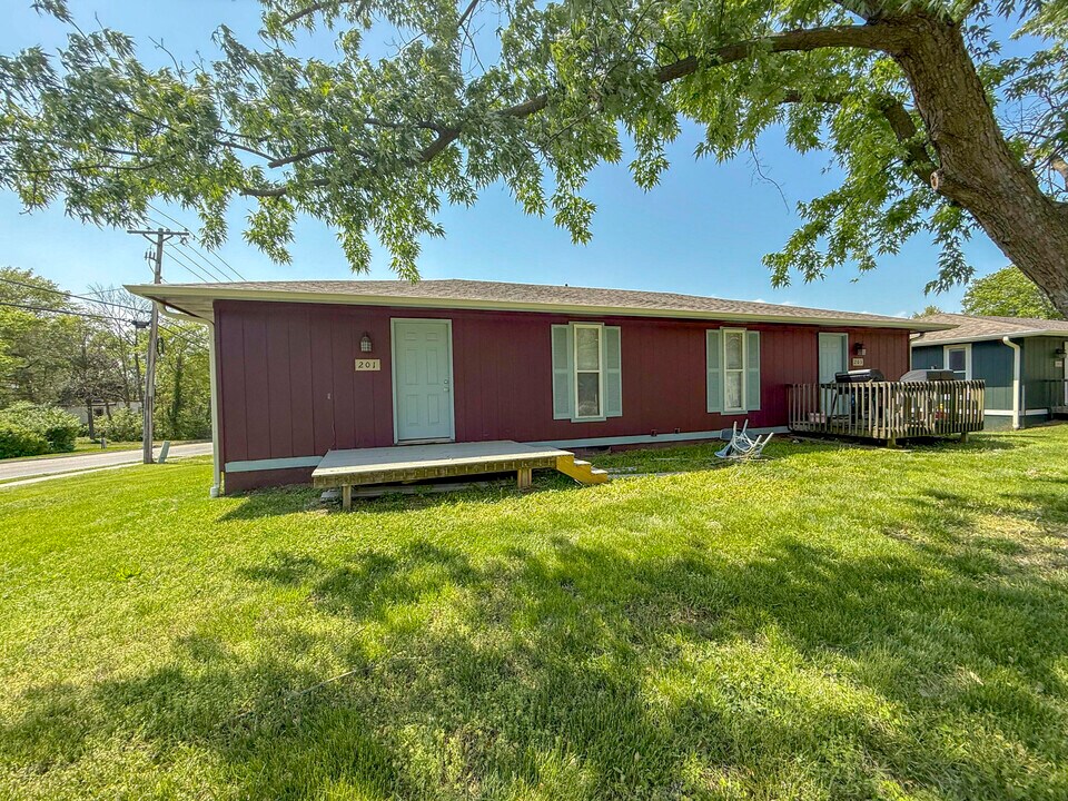 319 West Blvd N in Columbia, MO - Foto de edificio