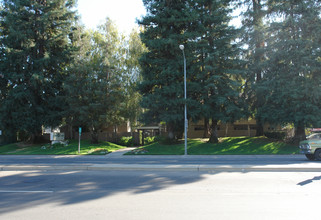 Sierra Woods Apartments in Sacramento, CA - Foto de edificio - Building Photo