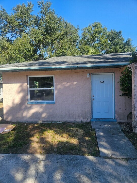 807 56th Ave E in Bradenton, FL - Building Photo