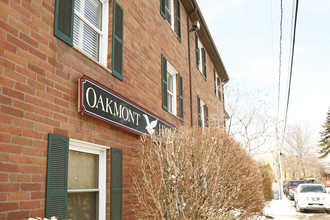 Oakmont Harbor in Oakmont, PA - Foto de edificio - Building Photo