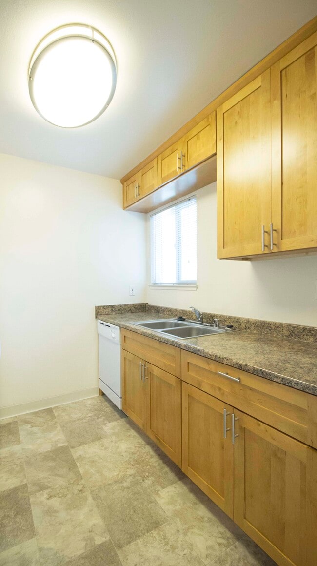 Kenwal Apartments in Concord, CA - Foto de edificio - Building Photo