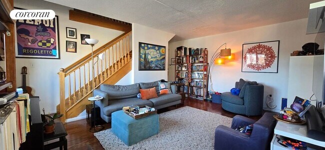 225 8th Ave in New York, NY - Building Photo - Building Photo