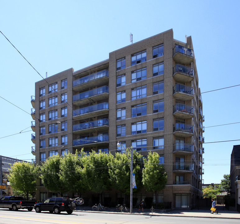 Adelaide Square in Toronto, ON - Building Photo