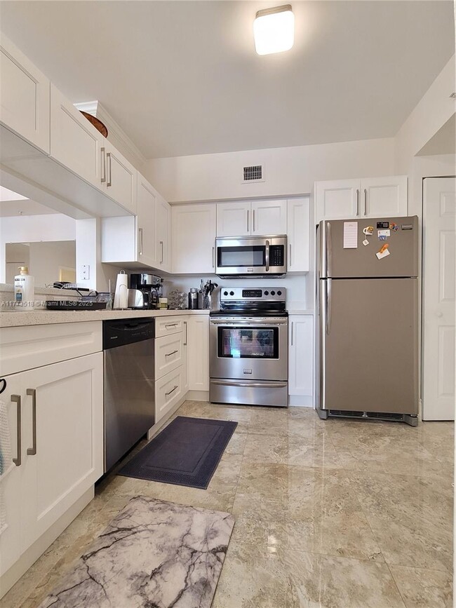 property at 17100 N Bay Rd