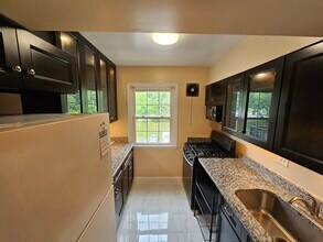 9447 Fairfax Blvd, Unit 301 in Fairfax, VA - Building Photo - Building Photo