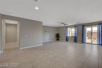 1062 N Water St in Henderson, NV - Building Photo - Building Photo